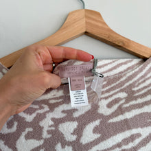 Load image into Gallery viewer, Barefoot Dreams CozyChic Ultra Lite Ocean Breeze Poncho in Faded Rose Animal OS
