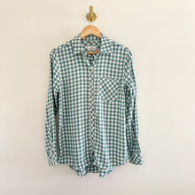 Load image into Gallery viewer, NWT Vineyard Vines Relaxed Gingham Chilmark Button Up Shirt Green/White 4
