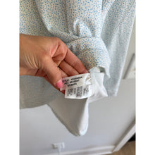 Load image into Gallery viewer, Vineyard Vines Patterned Palmetto Quarter Zip Sweatshirt White Blue XL
