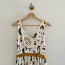 Load image into Gallery viewer, Verandah Chhatri Print Tiered Sleeveless Plunge Neck Maxi Dress White XS
