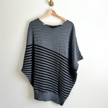 Load image into Gallery viewer, ST. JOHN Wool Ribbed Asymmetrical Drop Waist Pullover Tunic Gray Black M
