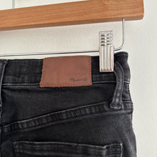 Load image into Gallery viewer, Madewell 9&quot; High-Rise Denim Dark Wash Skinny Jeans in Lunar Wash 25
