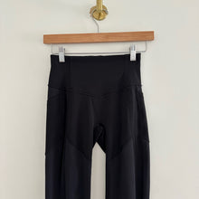 Load image into Gallery viewer, Lululemon Front Panel Mixed Media Pocket Leggings Black 4
