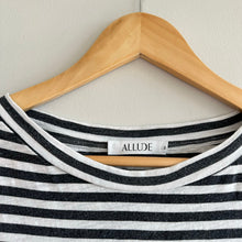 Load image into Gallery viewer, ALLUDE Striped 3/4 Sleeve T-Shirt Top Gray White M
