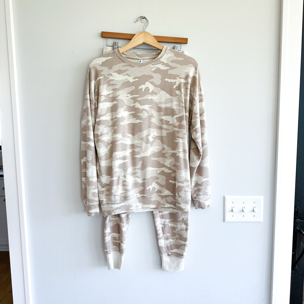 Athleta Balance Camo Pullover & Jogger Sweatpant Set Camo Lux Oatmeal Heather