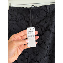 Load image into Gallery viewer, Express Floral Lace High Waist Peplum Scalloped Hem Mermaid Skirt Black 8 NWT

