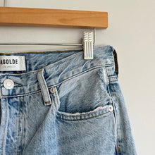 Load image into Gallery viewer, AGOLDE Jamie High Rise Classic Jeans Blue Light Wash 27
