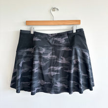 Load image into Gallery viewer, Athleta Match Point Camo Print High Rise Activewear Skort Gray L
