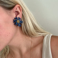 Load image into Gallery viewer, Vintage 60s Novelty Enameled Leaves Goldtone Clip On Statement Earrings
