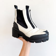 Load image into Gallery viewer, Tory Burch Chelsea Lug Sole Leather Pull On Ankle Boots White/Black 9
