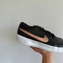 Load image into Gallery viewer, Nike Court Air Zoom Lite Low Top Lace Up Tennis Activewear Shoes Black 9.5 NEW
