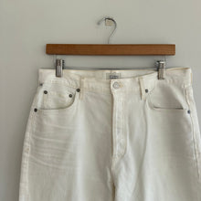 Load image into Gallery viewer, Citizens of Humanity Charlotte Crop High Rise Straight Jeans White 30
