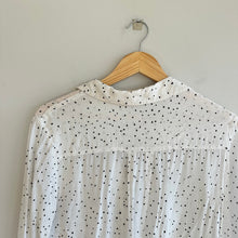 Load image into Gallery viewer, Cloth &amp; Stone Dotscape V-Neck Button Up Blouse White Black XS
