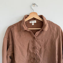 Load image into Gallery viewer, Cloth &amp; Stone Lyocell Long Sleeve Button Up Shirt Brown L
