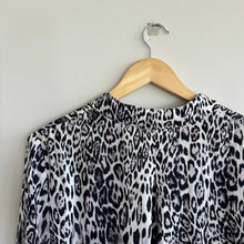 Load image into Gallery viewer, Elie Tahari Ingunn Animal Print Long Sleeve Button Up Shirt Black L
