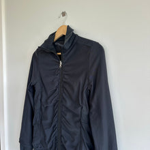 Load image into Gallery viewer, Lululemon Reversible Cinch Mesh Full Zip Pullover Long Sleeve Jacket Black 4
