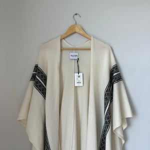 Kujten Cape Liv 2-Threads Cashmere Fringed Open Front Cape Sweater Beige OS NWT