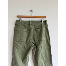 Load image into Gallery viewer, KUT From The Kloth Ashton High Rise Utility Barrel Pants Green 8

