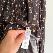 Load image into Gallery viewer, Rails Tabi Romantic Floral Cotton Long Sleeve Smocked Blouse L
