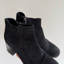 Load image into Gallery viewer, Aquatalia Suede Block Heel Side Zip Pull On Ankle Booties Black 5.5
