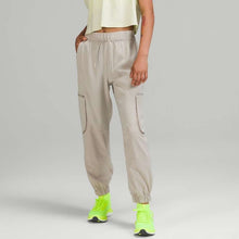Load image into Gallery viewer, Lululemon Relaxed Mid-Rise Cargo Pant Raw Linen 4
