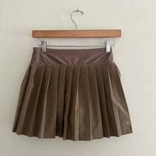 Load image into Gallery viewer, Albion Tie Breaker Pleated Mini Tennis Skirt in Brindle Brown XS
