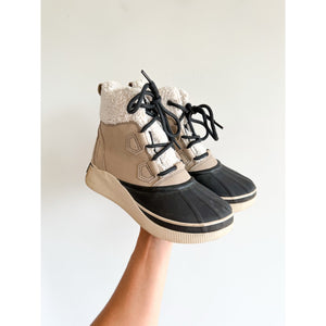 Sorel Out N About IV Chillz Faux Shearling Ankle Winter Boot Cream Black 8