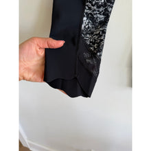 Load image into Gallery viewer, Lululemon Wunder Under Crop II Scallop 24" Yoga Leggings Achromatize Grey Black
