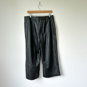 Spanx Leather-Like Pull On High Rise Cropped Pants Black XL