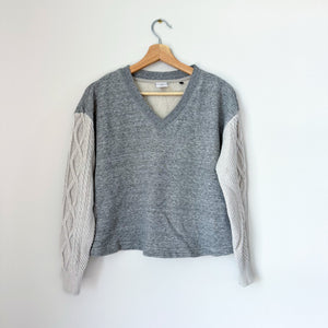 Cabi Cable-Knit Sleeve V-Neck Long Sleeve Pullover Sweater Gray M