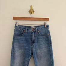 Load image into Gallery viewer, Madewell 9&quot; High-Rise Skinny Distressed Jeans Blue 26
