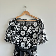 Load image into Gallery viewer, Lotus Threads Short Sleeve Floral Embroidered Gown Black/White 16 NWT
