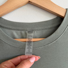 Load image into Gallery viewer, Beyond Yoga Crew Neck Short Sleeve Activewear T-Shirt Green XS
