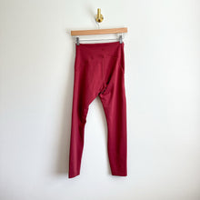 Load image into Gallery viewer, Lululemon InStill High-Rise Tight 25" in Mulled Wine 6
