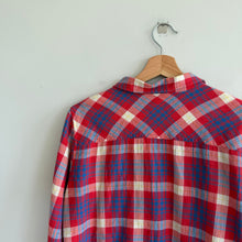 Load image into Gallery viewer, J. Crew Plaid Pattern Long Sleeve Button Up Shirt Red White Blue 8
