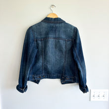 Load image into Gallery viewer, Old Navy Dark Wash Denim Button Front Trucker Jacket Blue M
