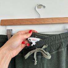 Load image into Gallery viewer, Sundry x Evereve Everyday High Rise Cargo Sweatpants Green L
