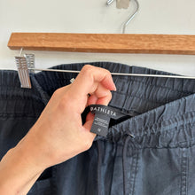 Load image into Gallery viewer, Athleta Cabo Linen 4" Drawcord Waist Pockets Shorts Black 12
