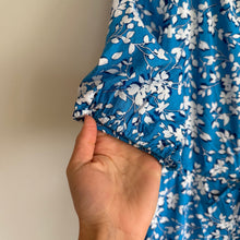 Load image into Gallery viewer, Draper James Martina Floral Print 3/4 Sleeve Popover Midi Dress Blue White 6
