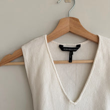 Load image into Gallery viewer, BCBGMaxAzria Ribbed V-Neck Long Sash Tie Waist Cropped Top White XS
