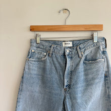 Load image into Gallery viewer, AGOLDE Jamie High Rise Classic Jeans Blue Light Wash 27
