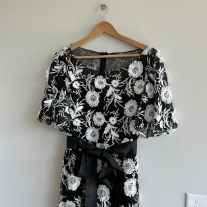 Lotus Threads Short Sleeve Floral Embroidered Gown Black/White 16 NWT