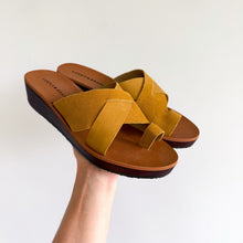 Load image into Gallery viewer, Lucky Brand LK-Heliara Sandals in Golden Yellow Vintage Oily Suede 9M NIB
