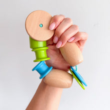 Load image into Gallery viewer, Lovevery The Adventurer Play Kit Threadable Bead Set 16-18 Months
