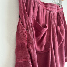 Load image into Gallery viewer, Hei Hei Anthropologie Dobby Beachcomber Shorts Red XS
