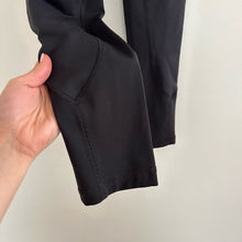 Load image into Gallery viewer, Lululemon Front Panel Mixed Media Pocket Leggings Black 4
