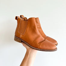 Load image into Gallery viewer, Madewell The Ainsley Leather Chelsea Boot in English Saddle 7.5
