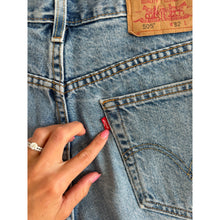 Load image into Gallery viewer, Levi's 505 Cotton Denim Mid Rise Raw Hem Casual Cut-Off Shorts Blue 32
