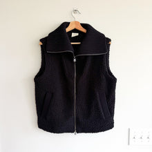 Load image into Gallery viewer, Varley Aspen Gilet Boucle Sherpa Zip Up Vest Black M
