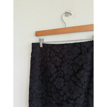 Load image into Gallery viewer, Express Floral Lace High Waist Peplum Scalloped Hem Mermaid Skirt Black 8 NWT
